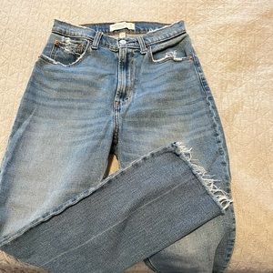 Abercrombie Curve Love Ultra High Rise Ankle Straight Jeans